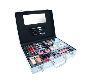 2K Beauty Unlimited Train Case Zestaw kosmetyków do makijażu 63.2g
